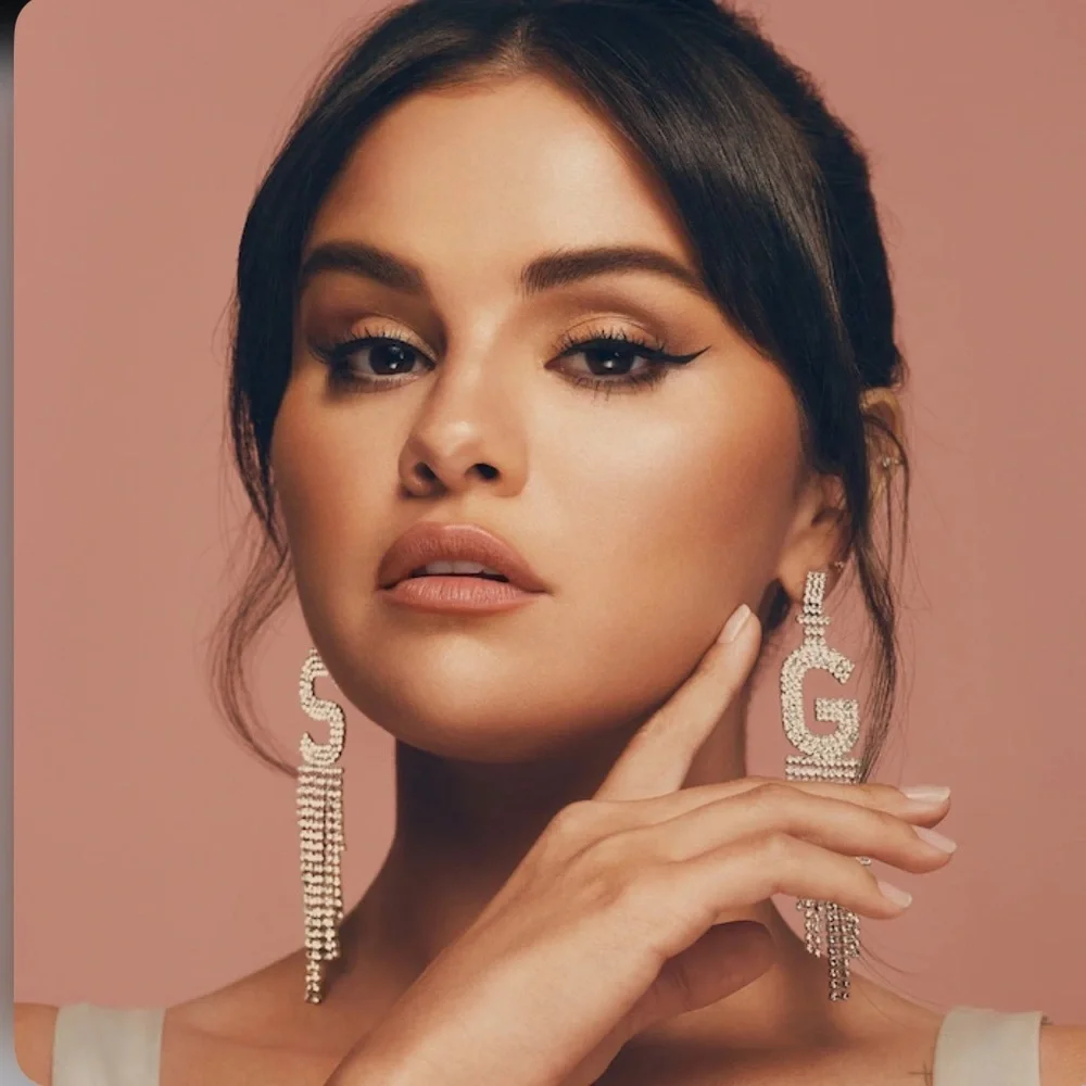 RARE BEAUTY By Selena Gomez Positive Light Under Eye Brightener In Light Med